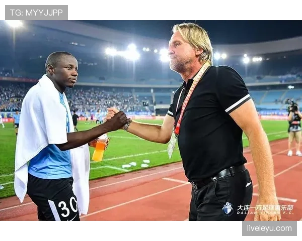 金玟哉上演帽子戏法，助球队重拾信心焕发新活力