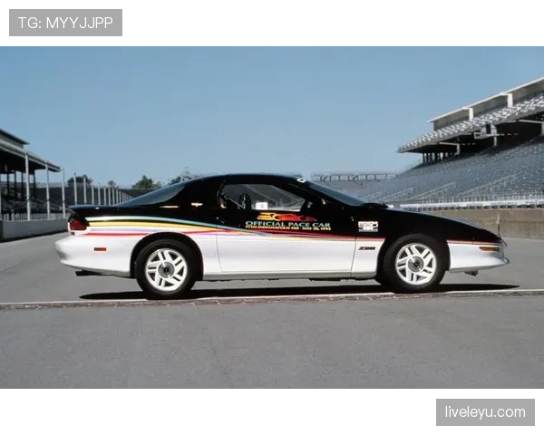 佩德里状态回暖闪耀国际赛场，西班牙新星再引瞩目