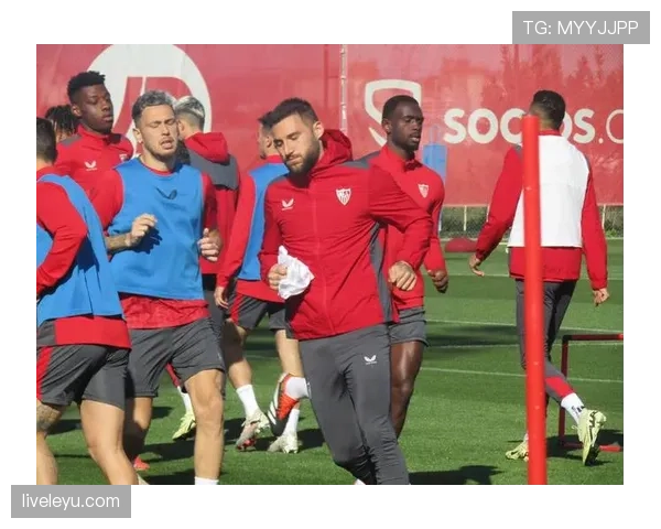 奥斯梅恩重申忠心那不勒斯,状态回暖引球迷期待 奥斯梅恩重申忠心那不勒斯,状态回暖引球迷期待