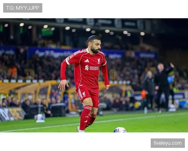 在利物浦体系下马内与萨拉赫射门路径分化趋势